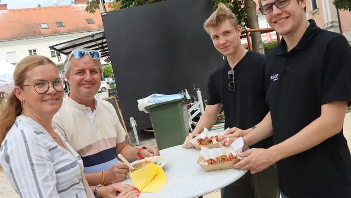 Churros, Burger, Langos – der Gleisdorfer Hauptplatz verwandelt sich von Freitag bis Sonntag in ein kulinarisches Eldorado. 