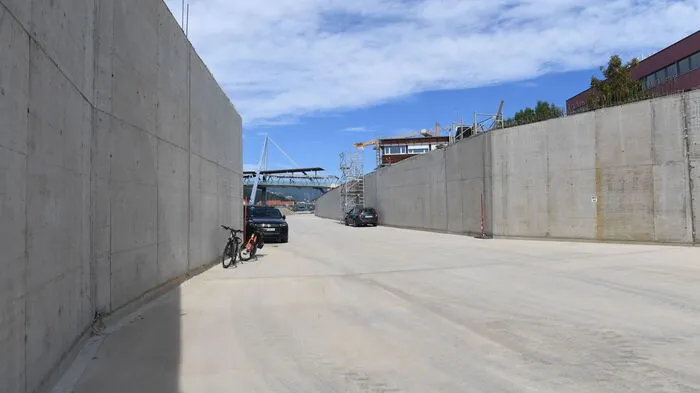 Der Blick vom neuen Weizer Tunnel Richtung Norden, wo das Cineplexx entsteht.