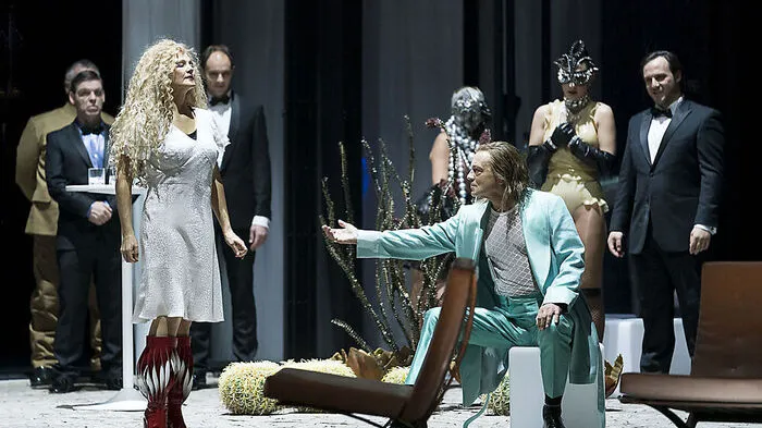 Starkes Duo: Johanni van Oostrum (Salome) und Manuel von Senden (Herodes)