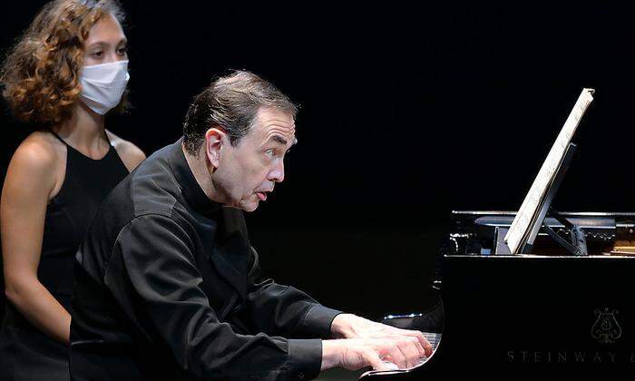 Pierre-Laurent Aimard bei seinem Beethoven-Messiaen-Konzert in der List-Halle