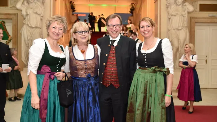 Landesrat Christian Buchmann mit seiner Frau Caroline.