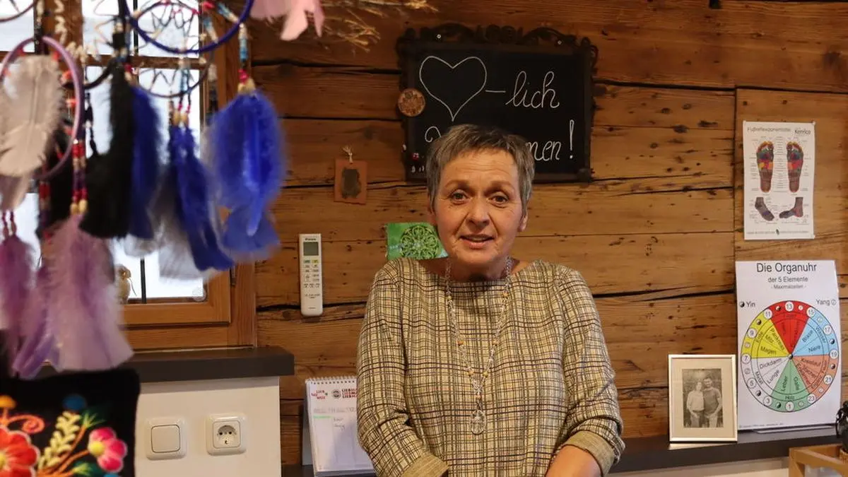 Helga Schuller betreibt in Unterfeistritz die Drogerie "Kleine, weise Eule"