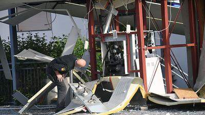 Der „Drive-in-Bankomat“ in Hart wurde komplett zerstört