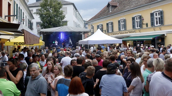 Das Weizer Altstadtfest mit vier großen Bühnen...