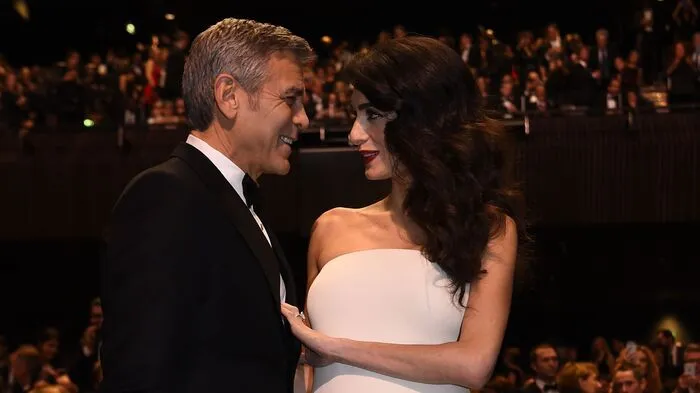 Kennengelernt haben sich George und Amal bei einer Charity-Gala 2013.