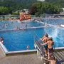 Das Freibad und das Eisstadion werden um insgesamt 100.000 Euro saniert