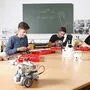Schüler der ersten Klasse „Robotik und Smart Engineering“ in Ferlach beim Zusammenbau eines autonomen Roboters mit Lego Mindstorms EV3