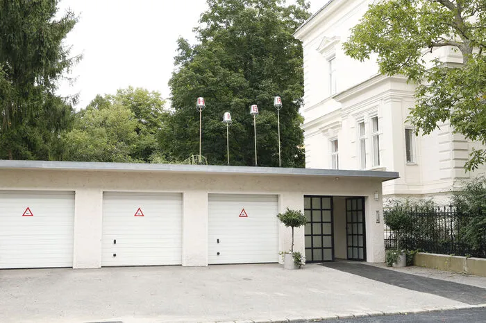 ... sie sind angehalten, im Villenviertel von Graz-Geidorf Ausschau zu halten ...