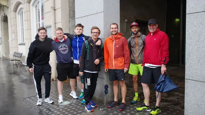 In der Brucker Innenstadt ging am Donnerstagabend der 19. Brucker Businesslauf über die Bühne. Dabei trotzten 2000 Teilnehmer dem Regen, die Zuseher sorgten entlang der Strecke für gute Stimmung.