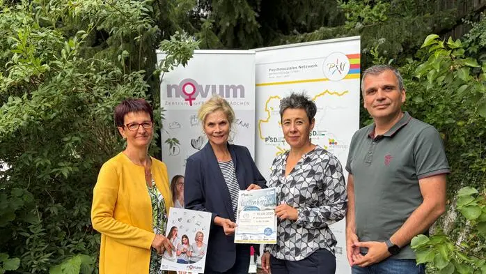 Ulrike Bierent, Anny-Lori Sperl, Rosemarie Mayerdorfer und Gernot Hilberger (alle Verein Novum bzw. PSN) laden zum „Wellenbrecher“