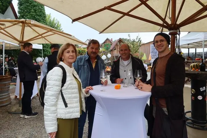 Zum Wein wurden regionale Spezialitäten angeboten.