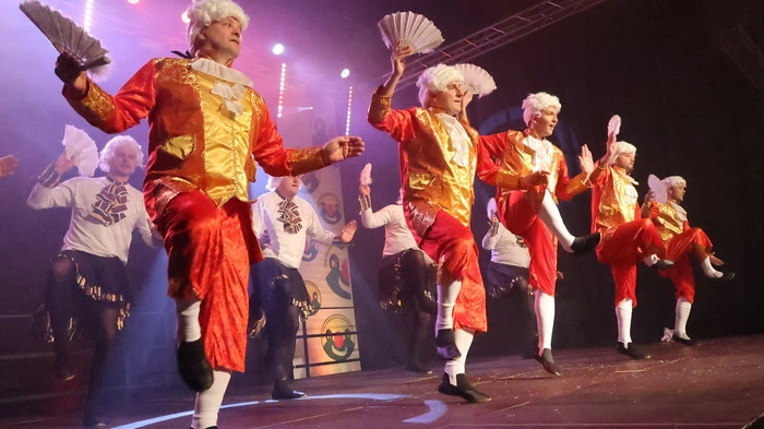 Das Faschingsballett der Freiwilligen Feuerwehr feierte den 35. Jubiläumsauftritt