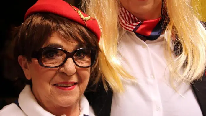 Rosi Pirker und Martina Piskernik als türckische Stewardessen