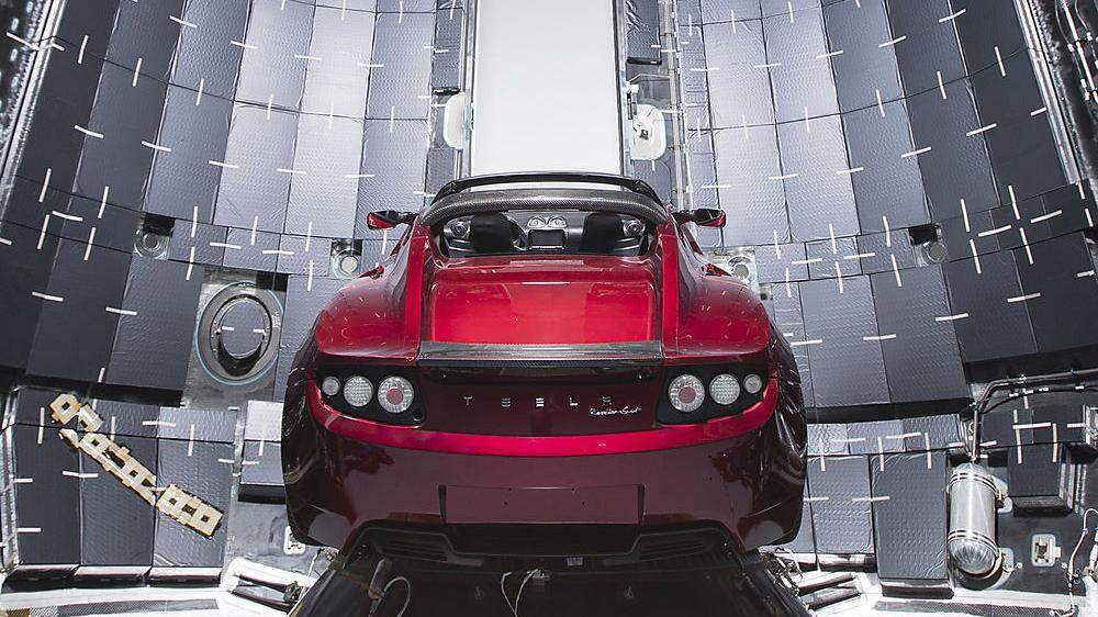 Der Tesla ist schon in der Riesen-Rakete