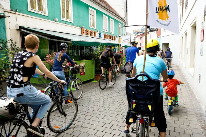 Bei einer Radparade von „Move it“ wurde ein Teil jener Radschnellwege abgefahren, die die Initiative im Rahmen eines Mobilitätskonzepts für 2030 ausgearbeitet und vorgeschlagen hat.