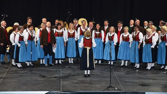 Der Grenzlandchor unter der Leitung von Heidi Preisegger