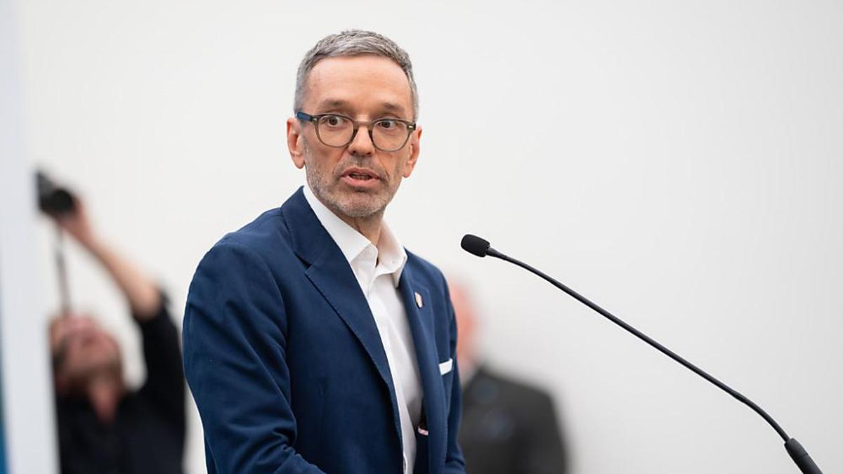 FPÖ-Bundesparteichef Herbert Kickl beim U-Ausschuss zum "Rot-Blauen Machtmissbrauch" im Parlament in Wien