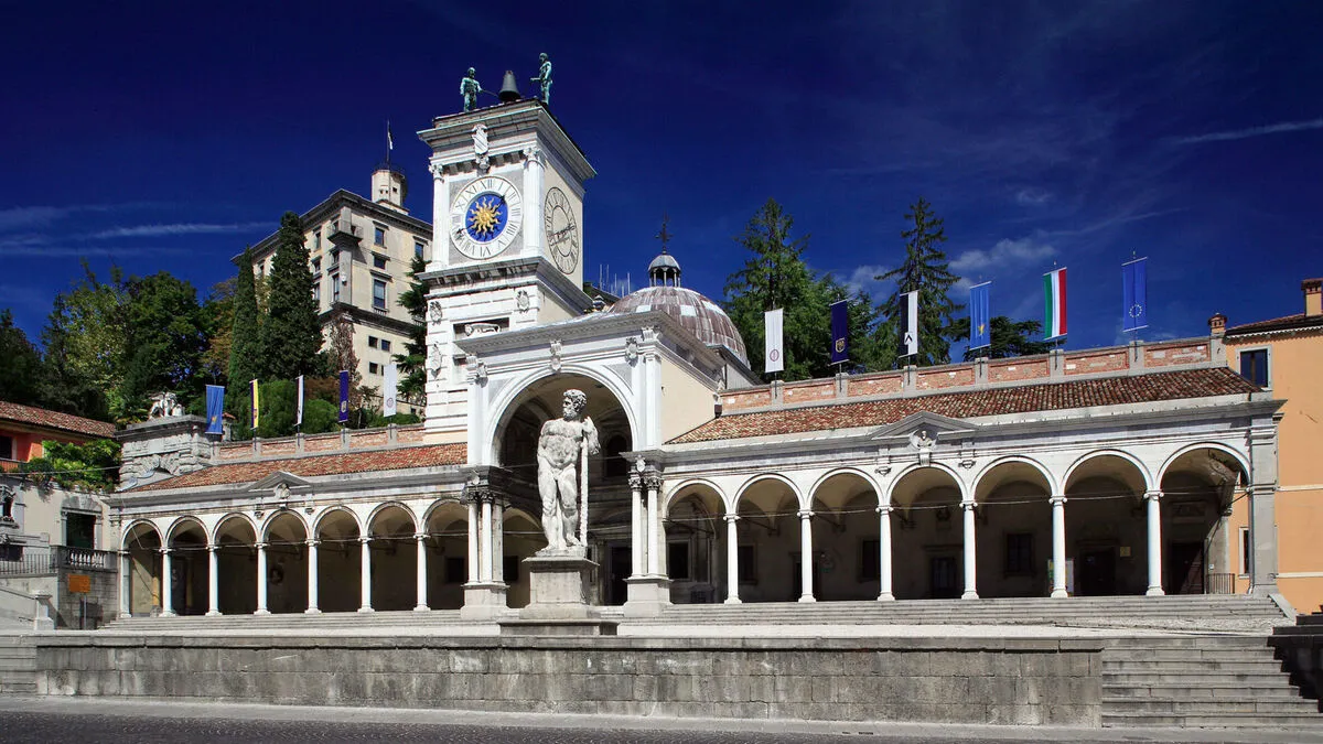 Piazza Libertà – der schönste  venezianische Platz außerhalb Venedigs