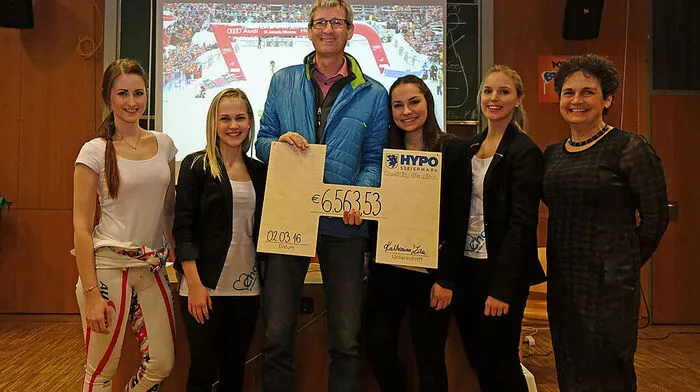 Alina Pölzelbauer, Jeanine Harmtodt, Harald Jankovits (Sterntalerhof), Katharina Zita, Verena Deutscher und Projektleiterin Eleonora Kranz
