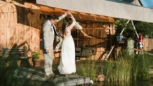 Violeta und Peter Lenz bei ihrer kirchlichen Hochzeit in Österreich