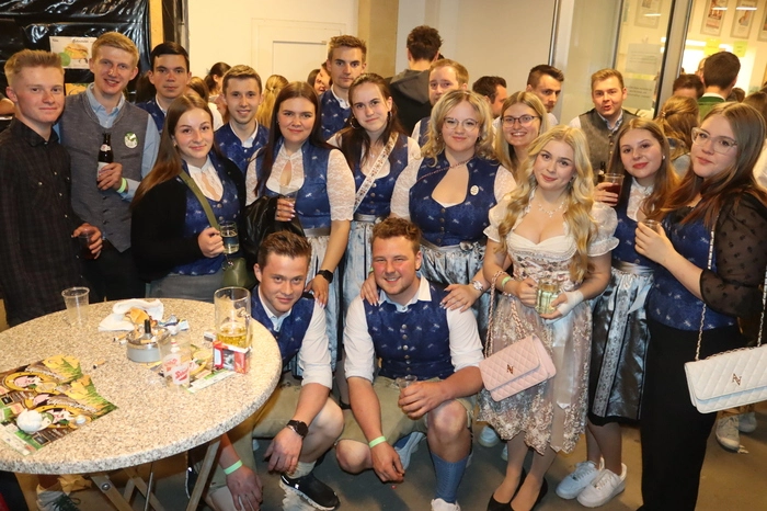 Die LJ Pölling kam wie so manche weitere LJ-Gruppe aus Kärnten und der Steiermark mit einer Abordnung zum Osterkränzchen der LJ Reichenfels.