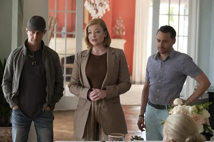 Alle gegen Vati in „Succession“: Jeremy Strong, Sarah Snook und Kieran Culkin