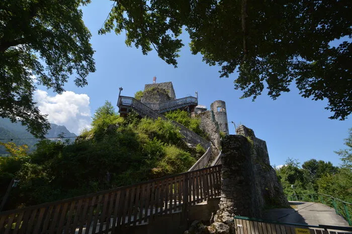 Die denkmalgeschützte Burg in Finkenstein soll verkauft werden