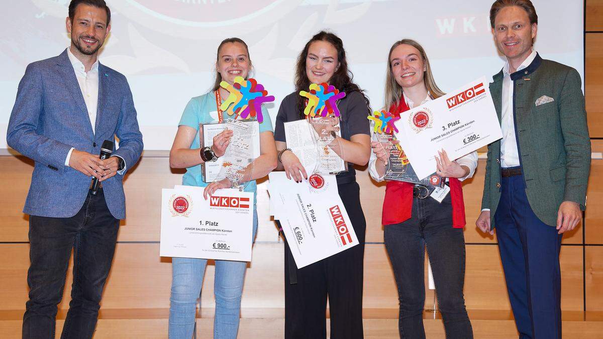 Landesrat Sebastian Schuschnig, Vanessa Schorn, Leonie Platzer, Franziska Englseder und Raimund Haberl (von links) 