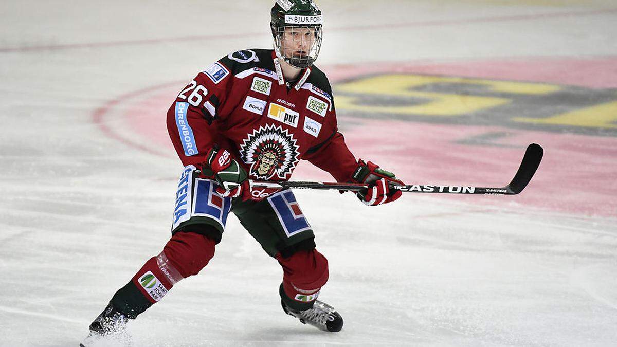 Auf dem Eis ist Frölundas Rasmus Dahlin mit Gitter-Helm leicht zu erkennen. Der große Verteidiger ist Schwedens heißeste Aktie für den NHL-Draft 2018. Für die Indians erzielte er vergangene SHL-Saison insgesamt vier Tore und leistete vier Assists