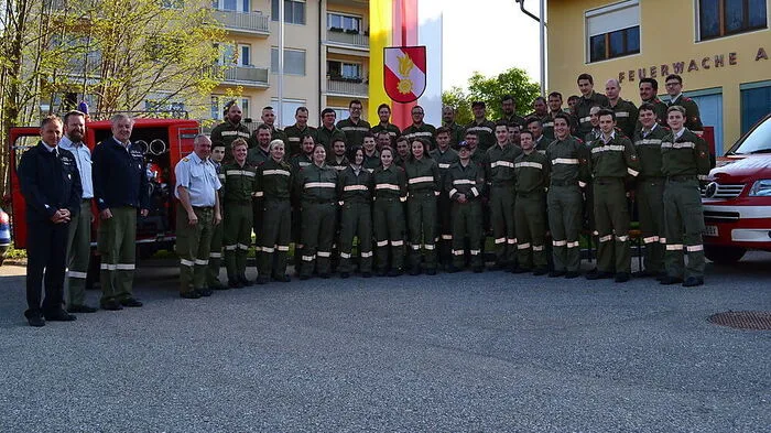 45 Feuerwehrmitglieder, darunter vier Frauen, wurden ausgebildet