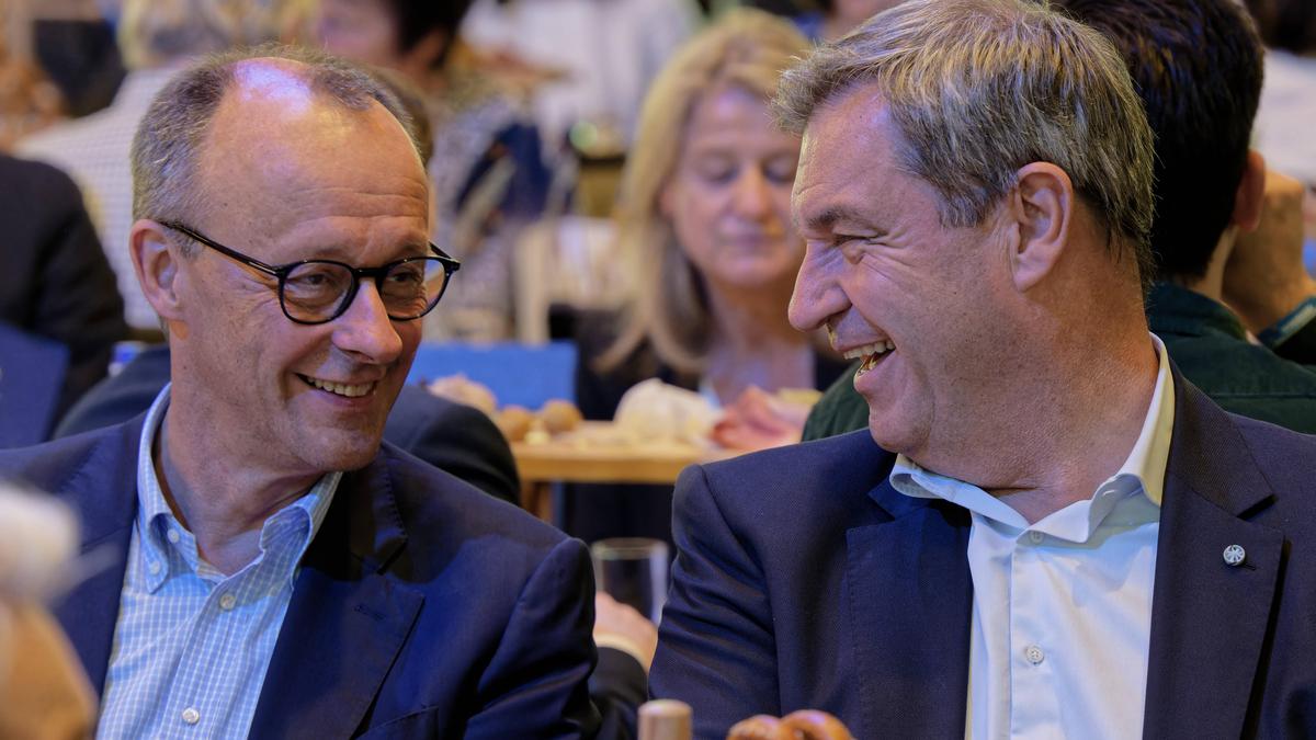 Friedrich Merz und Markus Söder  | Wird Friedrich Merz (l.) das Senioritätsprinzip in Anspruch nehmen? Markus Söder nimmt viel positive Resonanz über sich selbst wahr