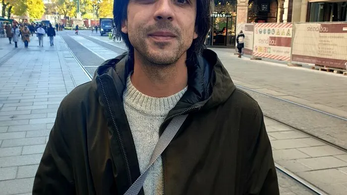 Marko Dubovski: "Eine Person als Lichtblick? Meine Frau! Sie lebt schon länger hier in Graz, ich komme aus Serbien, werde ihr ganz bestimmt hierher folgen. Sie gibt mir Halt. Sie leuchtet"