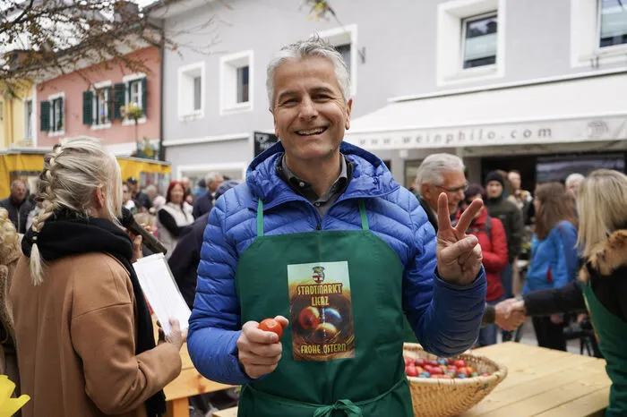 Das ging nicht gut aus für den Titelverteidiger. Er schied bereits in der ersten Runde aus
