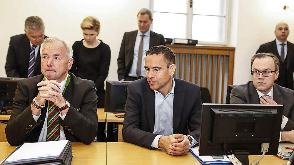 Auf der Anklagebank: Gerhard Dörfler, Uwe Scheuch, Harald Dobernig (von links)