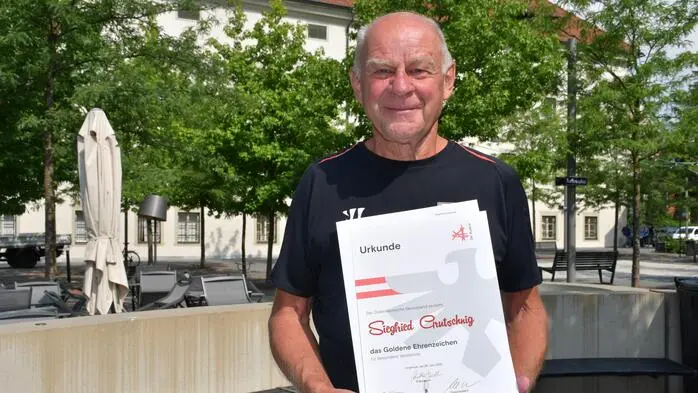 Sigi Grutschnig mit seiner Auszeichnung