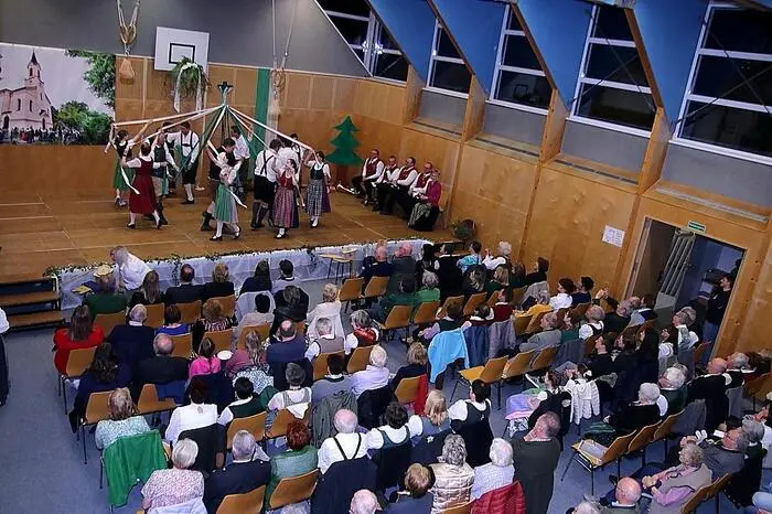 Der Turnsaal der Volksschule in St. Johann war voll besetzt, als Jocham die Gäste zu diesem Josefi-Abend begrüßte.