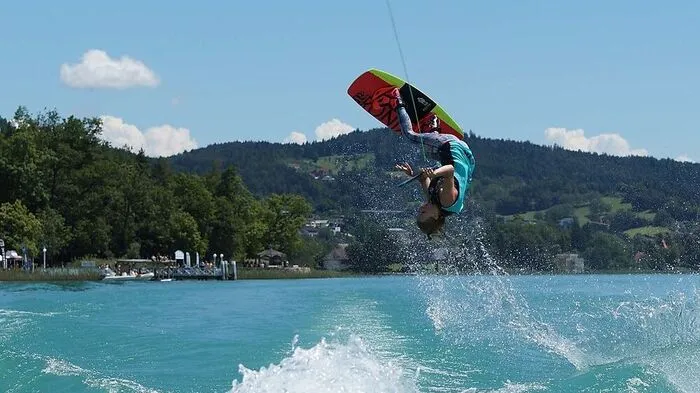Mara Salmina will morgen in Pörtschach beim Wakeboard-Saisonauftakt vorne mitmischen