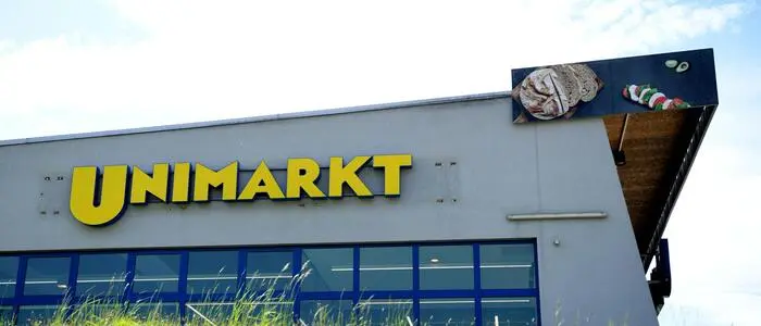 Der Lebensmittelhändler mit Sitz in Traun (Bezirk Linz-Land) hatte im September angekündigt, sich vom Markt zurückzuziehen und seine gut 90 Standorte – Franchise und eigene – bis Jahresende verkaufen oder schließen zu wollen