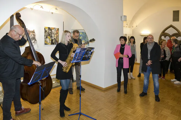 Ausstellungsdauer ist bis 5. Jänner 2023 im Forum Rathaus in Knittelfeld. Öffnungszeiten der Galerie: Montag bis Mittwoch von 9.30 bis 12.30 Uhr und von 14 bis 17 Uhr sowie Donnerstag von 9.30 bis 12.30 Uhr.