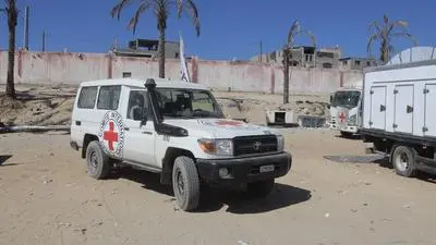 ICRC hands over bodies of Palestinians detained by Israel to Health Ministry in Gaza KHAN YUNIS, GAZA - OCTOBER 18: International Committee of the Red Cross ICRC teams receive the bodies of Palestinians detained by Israel in Gaza and hand over them to officials of the Palestinian Ministry of Health under the cease-fire and hostage-prisoner exchange agreement between Israel and Hamas, at a designated location near Nasser Hospital in Khan Yunis, Gaza on October 18, 2025. Abdallah F.s. Alattar / Anadolu Khan Yunis Gaza. Editorial use only. Please get in touch for any other usage. PUBLICATIONxNOTxINxTURxUSAxCANxUKxJPNxITAxFRAxAUSxESPxBELxKORxRSAxHKGxNZL Copyright: x2025xAnadoluxAbdallahxF.s.xAlattarx
