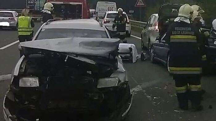 Feuerwehr- und Polizeieinsatz auf der A2