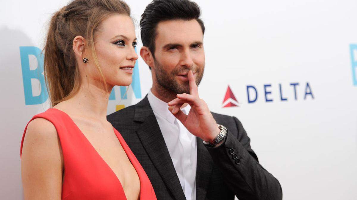 Adam Levine mit Behati Prinsloo