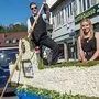 007 und Bond-Girl beim Stadtkorso