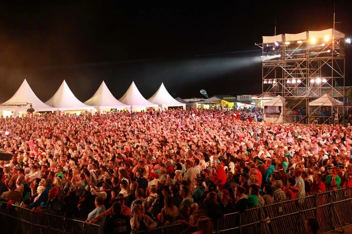 Mehr als 10.000 Fans ließen sich das Sommer-Open-Air nicht entgehen.