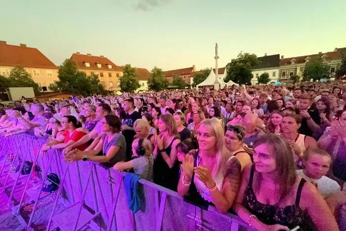 Beste Stimmung am Hauptplatz von Fürstenfeld.