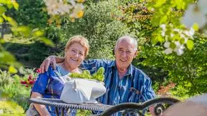 Brigitte und Franz Unterweger verbringen täglich unzählige Stunden in ihrem Garten. Bis zu 2000 Stunden pro Jahr widmen sie sich ihrer Berufung