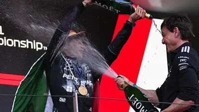 Kimi Antonelli feierte mit Toto Wolff