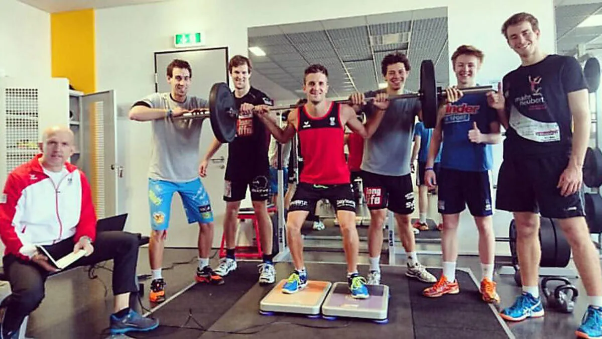 Die Volley- und Beachvolleyballer bei der Sprungkraftdiagnostik im Olympiazentrum in Klagenfurt