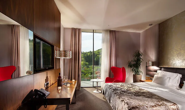 Luxuriös eingerichtet, mit dem Blick ins Grüne