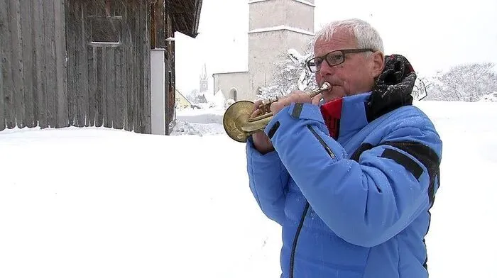 Stadtführer Pepi Treichl hat sein Horn (fast) immer dabei